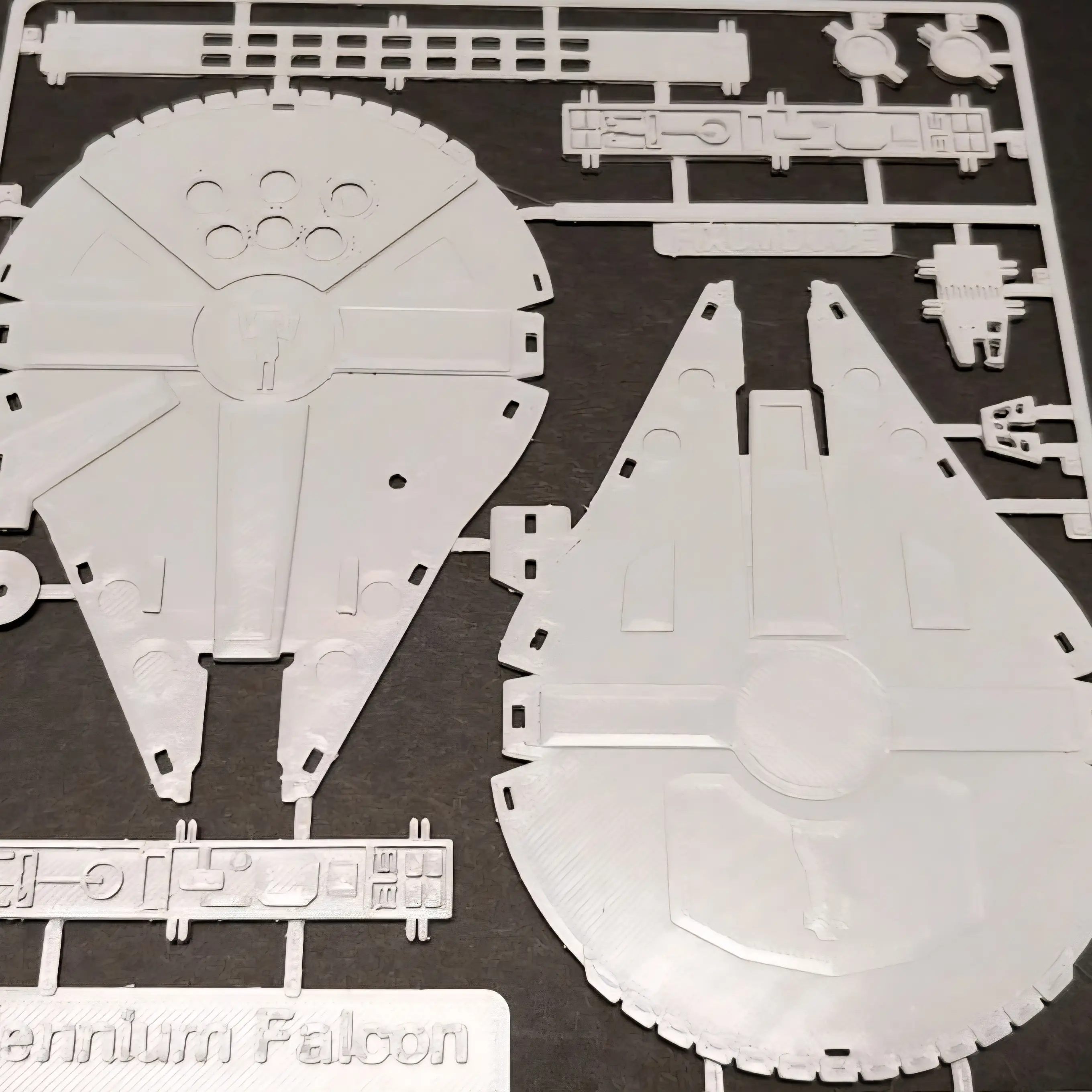 Bronvoorbeeld van het 3D-model Millennium Falcon Kit Card  door anarchy prints
