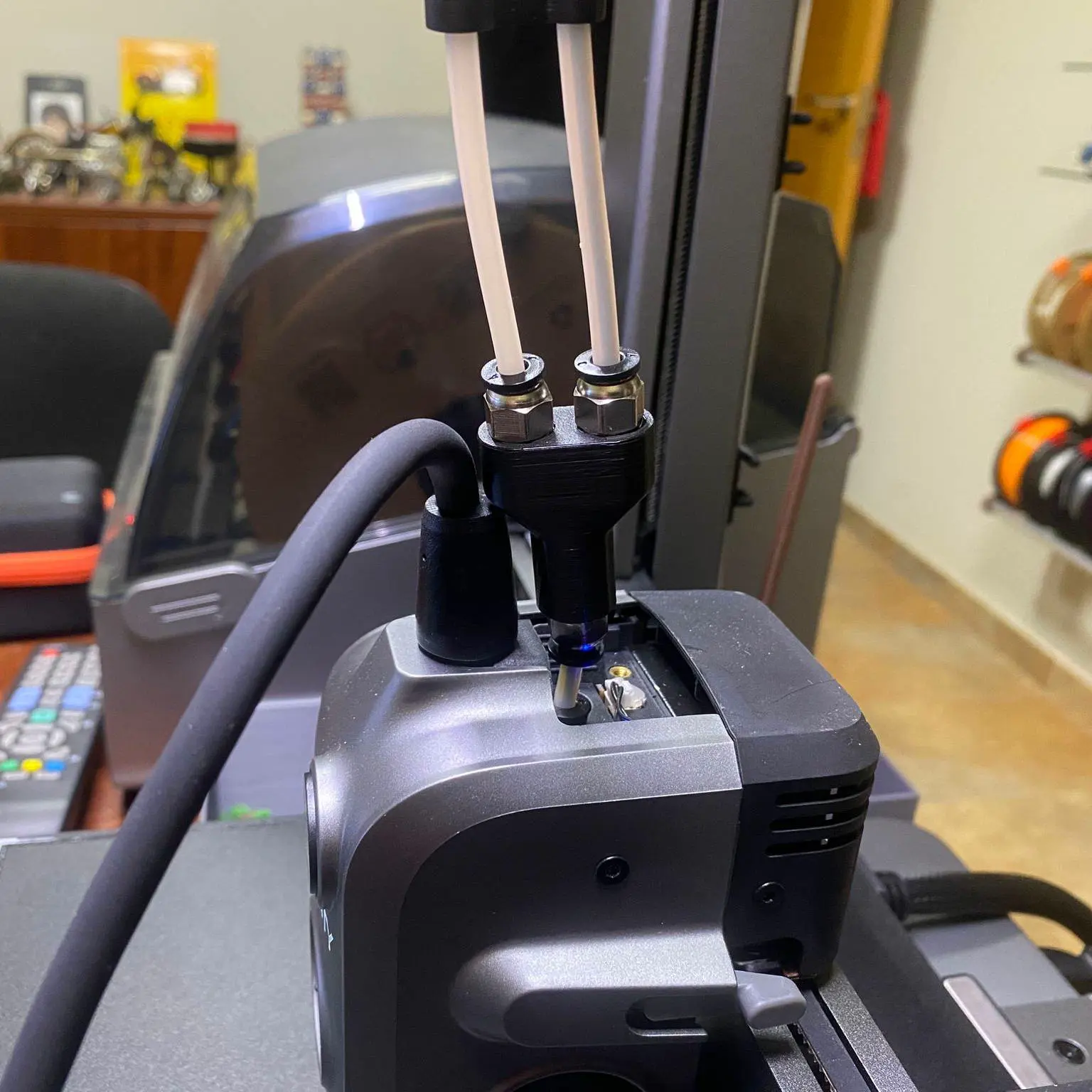 Bronvoorbeeld van het 3D-model MINI PTFE TUBE DUPLICATOR door JUAN PARDO VILARIÑO