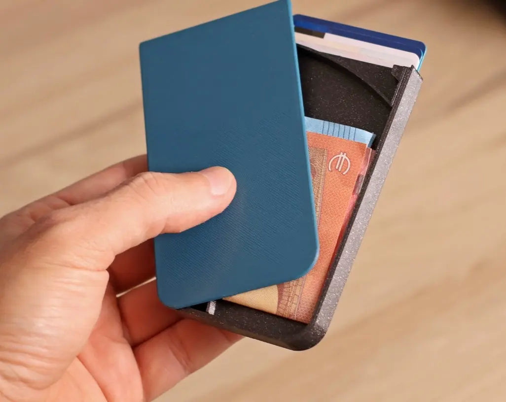 Bronvoorbeeld van het 3D-model Minimalist Wallet door user1680018512