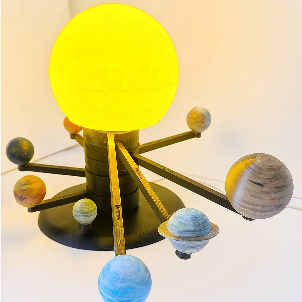 Bronvoorbeeld van het 3D-model Model lamp of the solar system - MOKA Design door MOKADesign