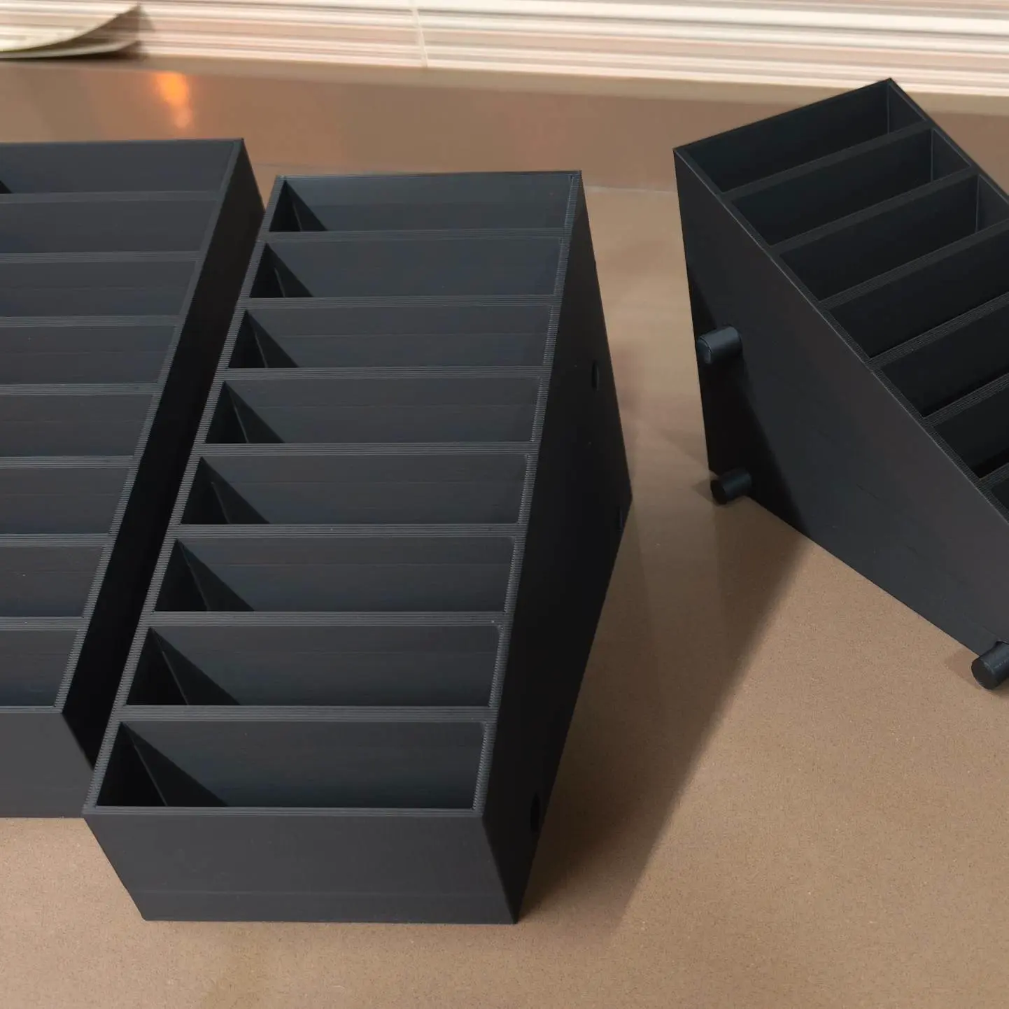 Source preview of the Modular Mobile Phone Organizer 3D model by Litolunar