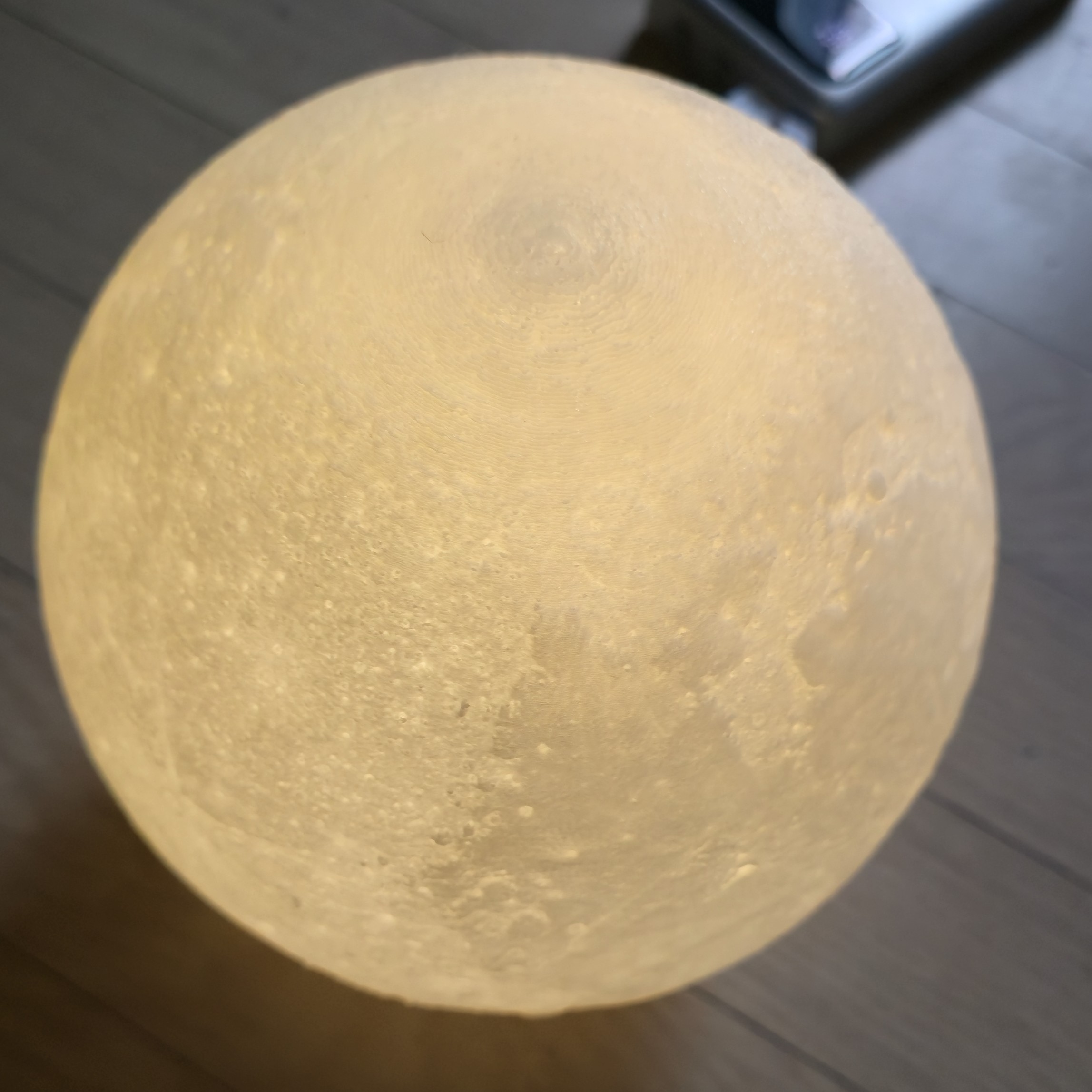 Bronvoorbeeld van het 3D-model moon lamp door hummmmmmmmmmm