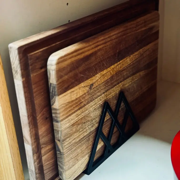 Source preview of the Mountain Cutting board Rack x3 3D model by Higher Ground Studio