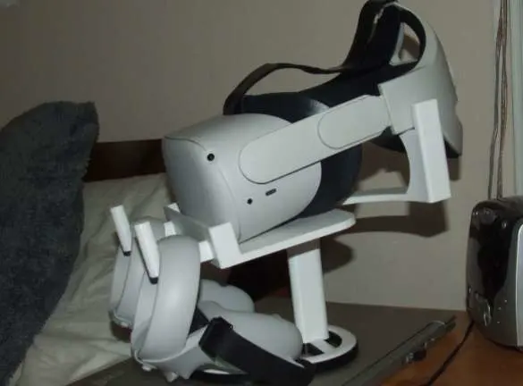 Source preview of the Oculus Quest 2 stand 3D model by KePoNi