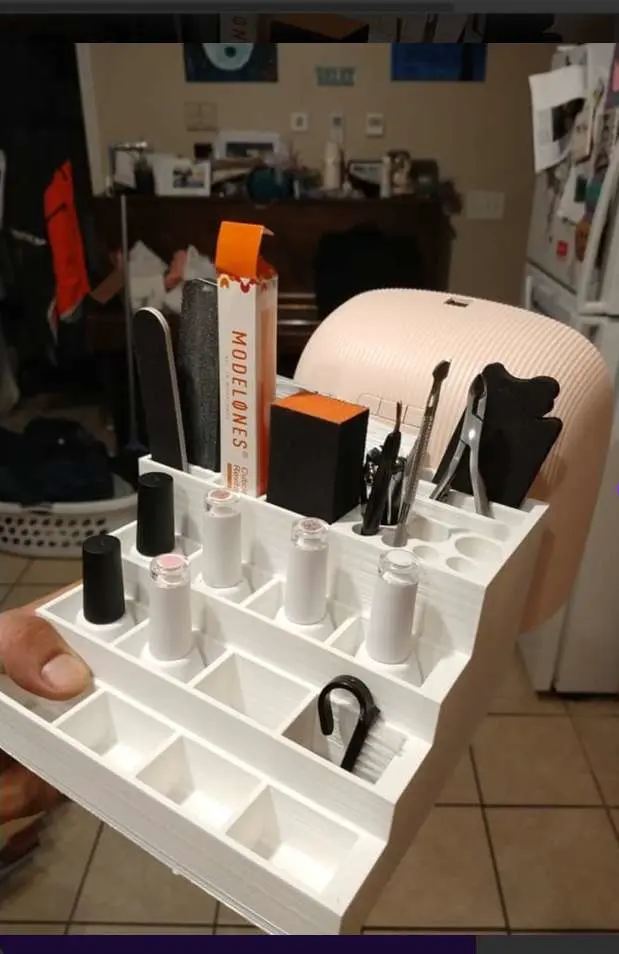 Bronvoorbeeld van het 3D-model Organizador nails door Pablo Vonlanthen