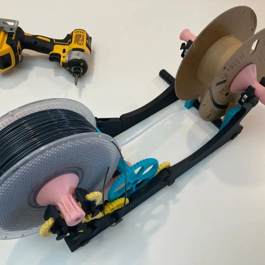 Bronvoorbeeld van het 3D-model Pastamatic Filament Spooler door Setheroth