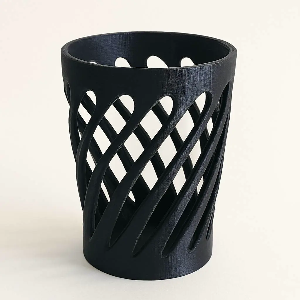 Bronvoorbeeld van het 3D-model Pencil hoder door tutututeco