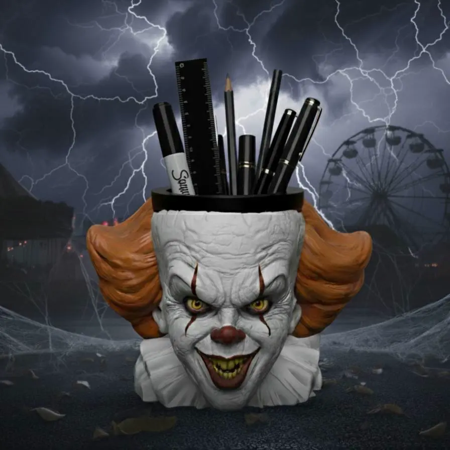 Bronvoorbeeld van het 3D-model Pennywise - Pen holder - Terror sculpture & pencil box door Rlax3D