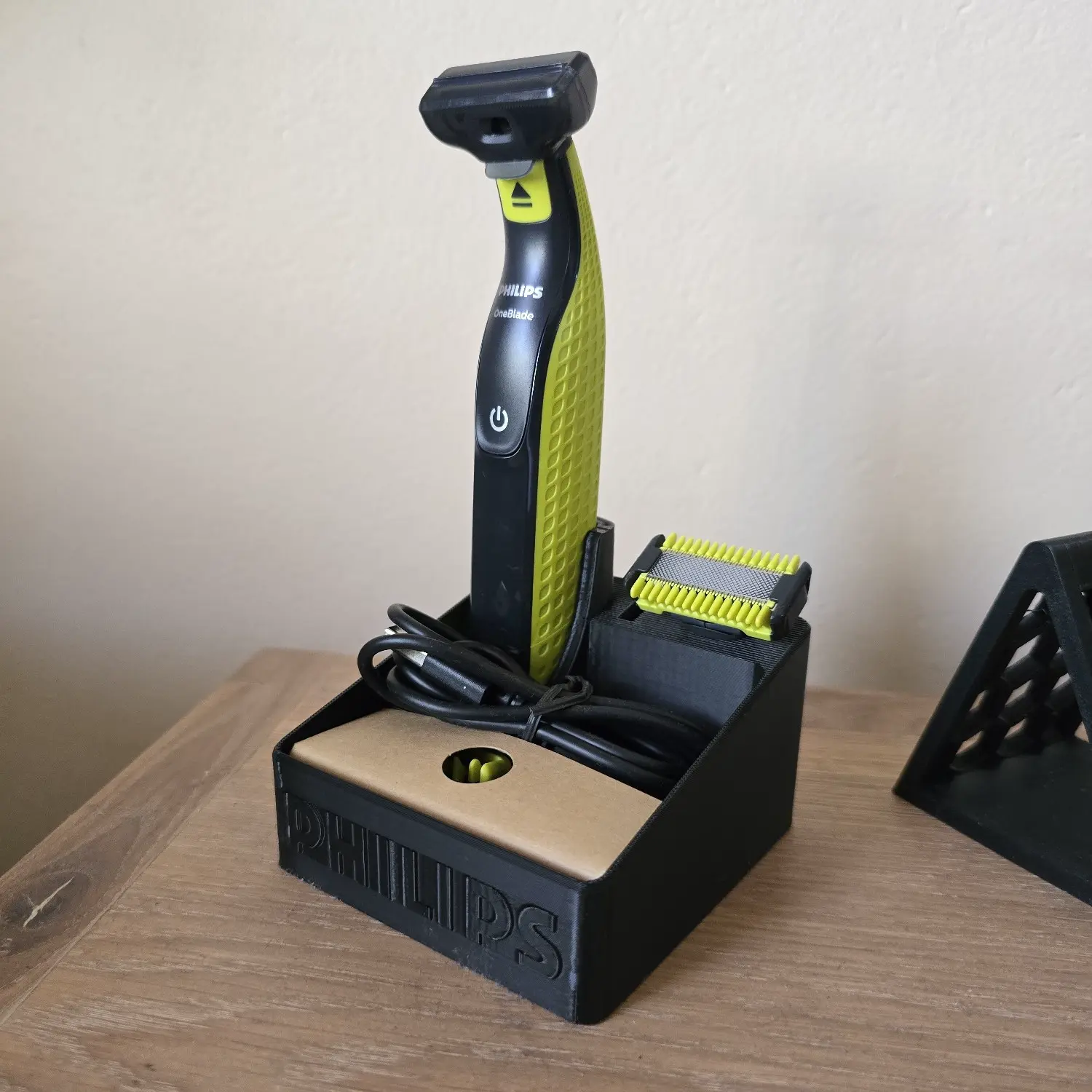 Bronvoorbeeld van het 3D-model Philips Oneblade stand door Die Baardman