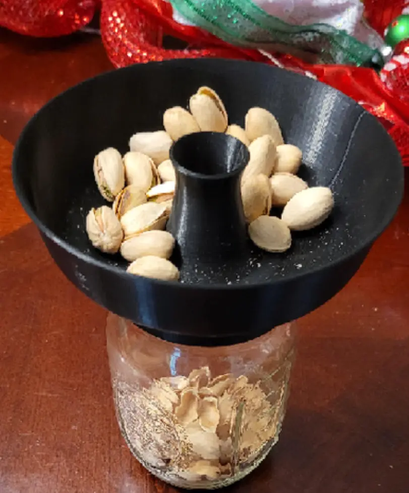 Source preview of the Pistachio mason jar lid 3D model by BrianReid