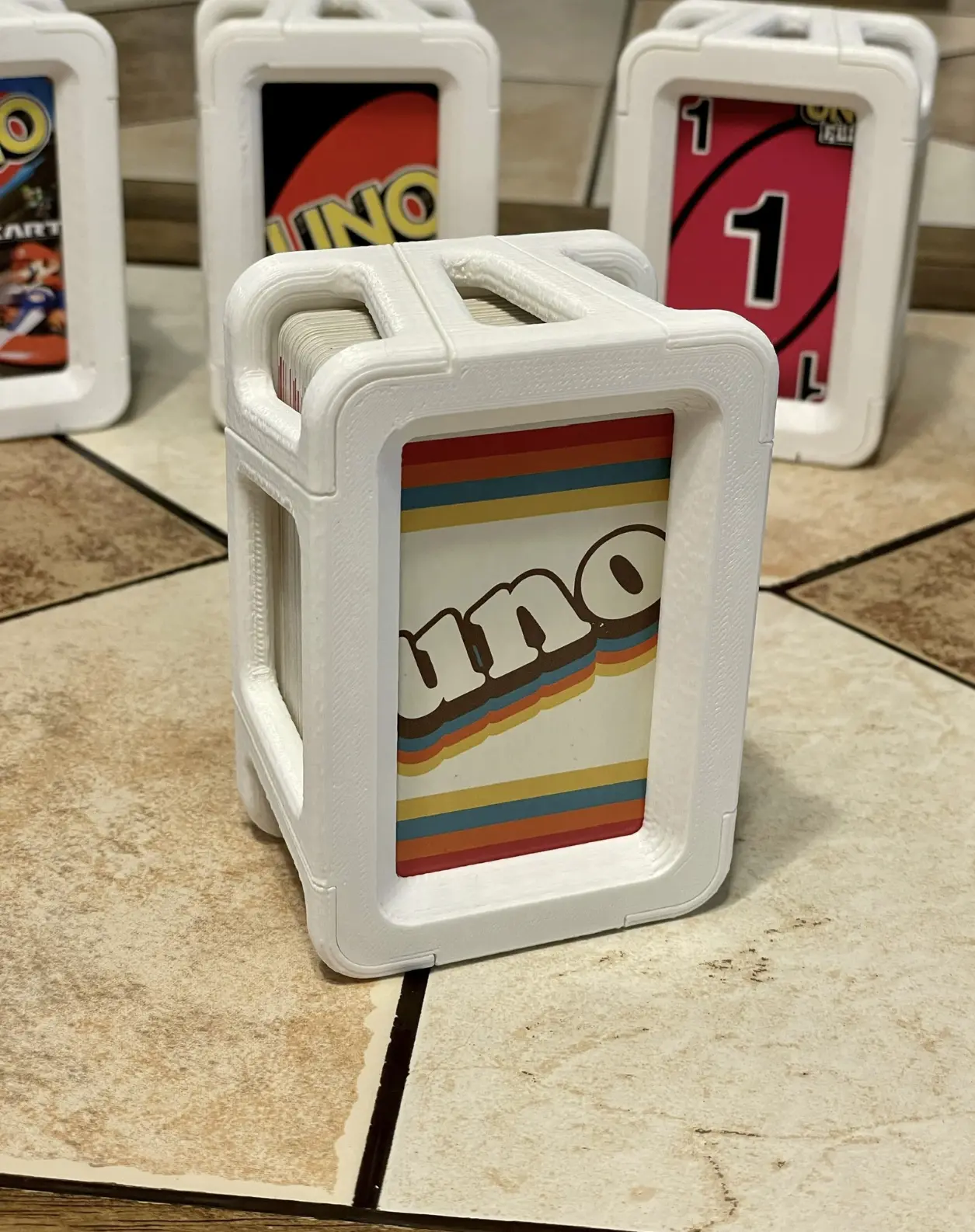 Bronvoorbeeld van het 3D-model Playing card holder door Emr918