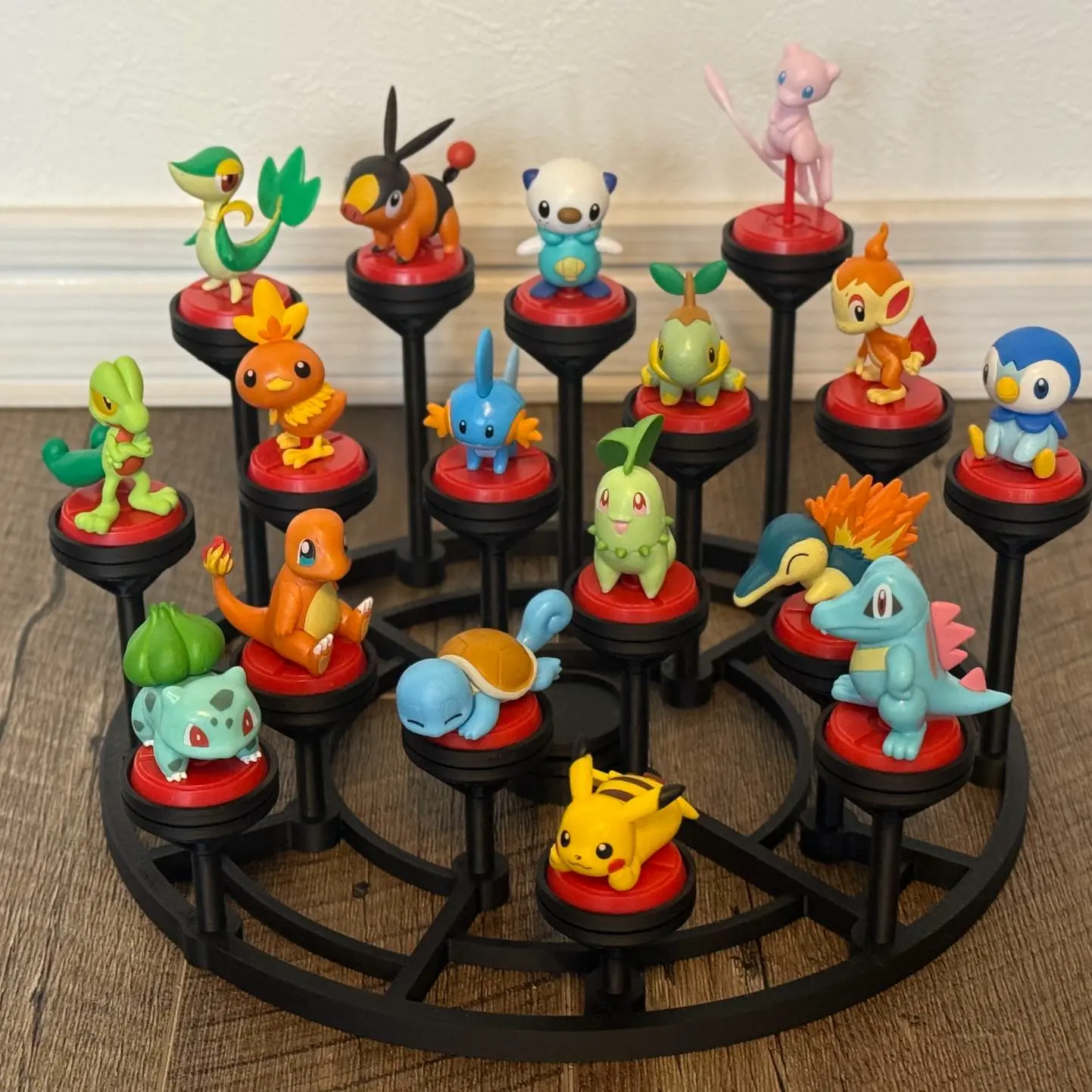 Bronvoorbeeld van het 3D-model Pokemon Choco Egg Display Base door でべろっぱーKIT