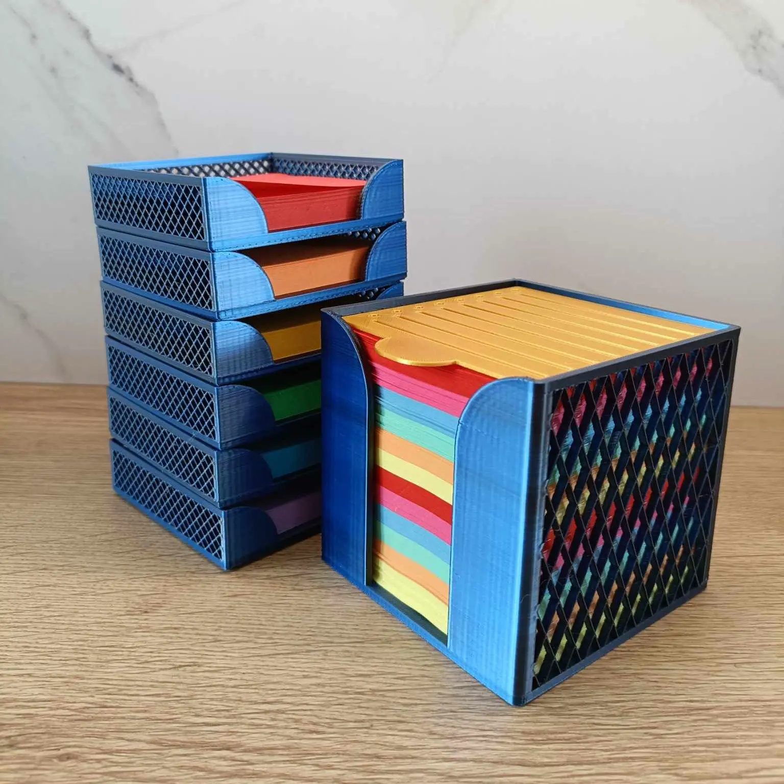 Bronvoorbeeld van het 3D-model Post-it holder & list template door Spark Poznań