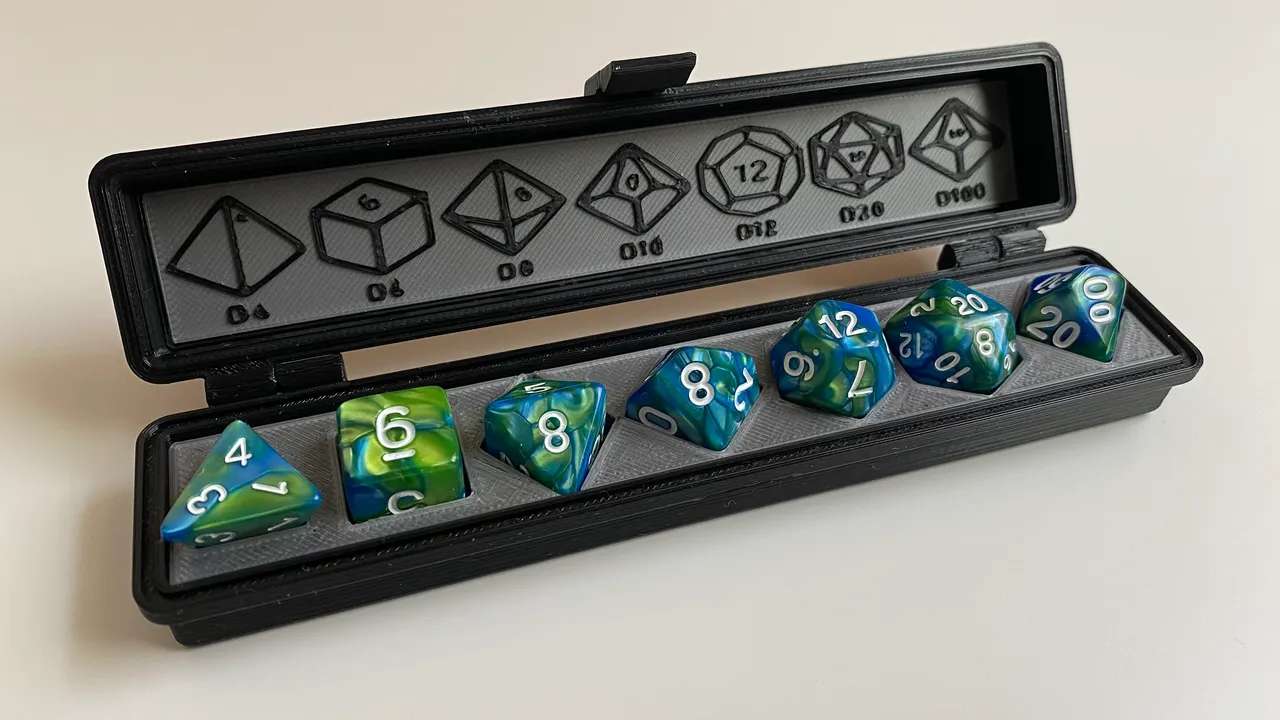 Bronvoorbeeld van het 3D-model Print-In-Place Beginners Dice Case door Kamil01691