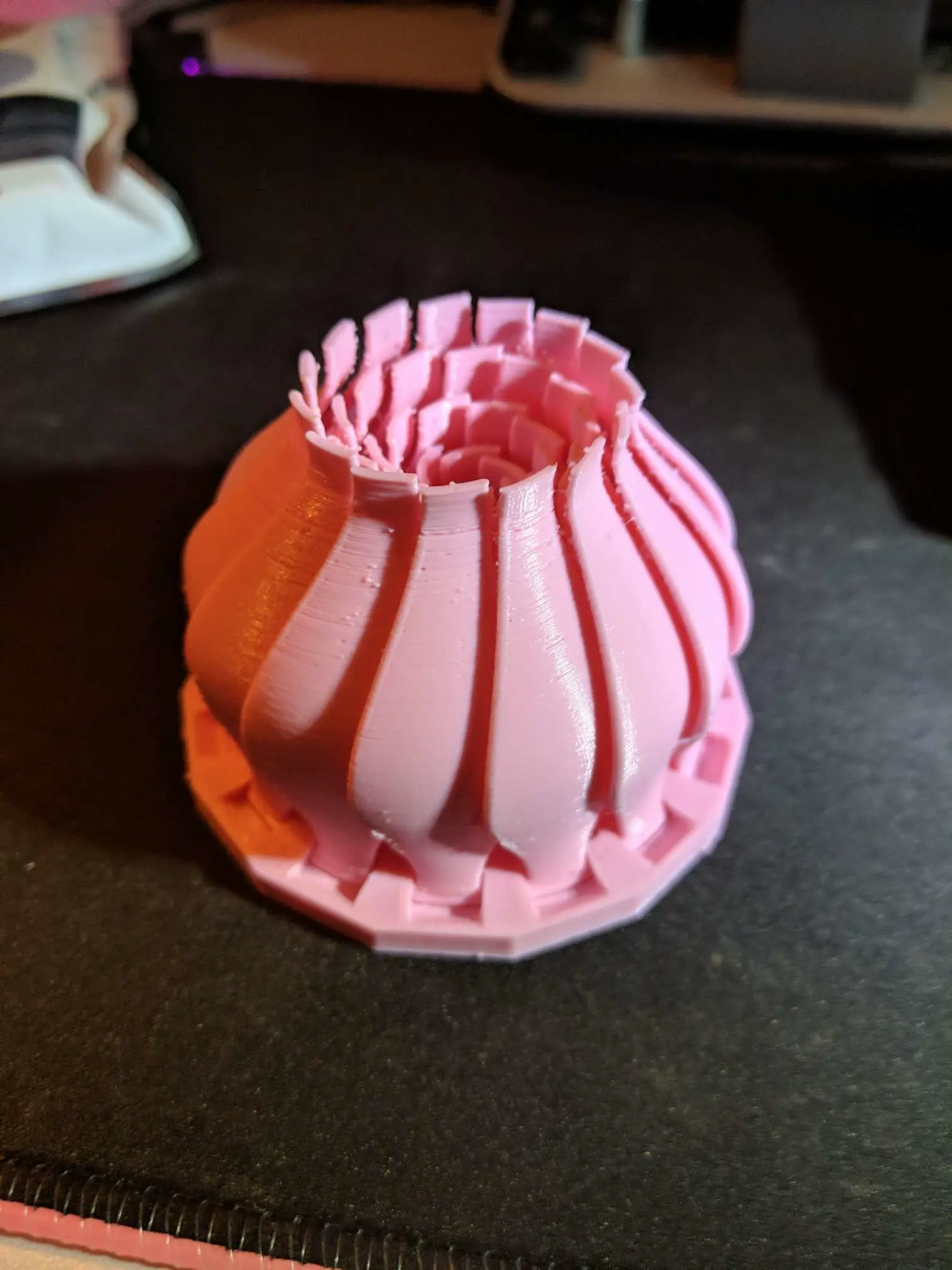 Source preview of the print in place flower 3D model by t3kh34d