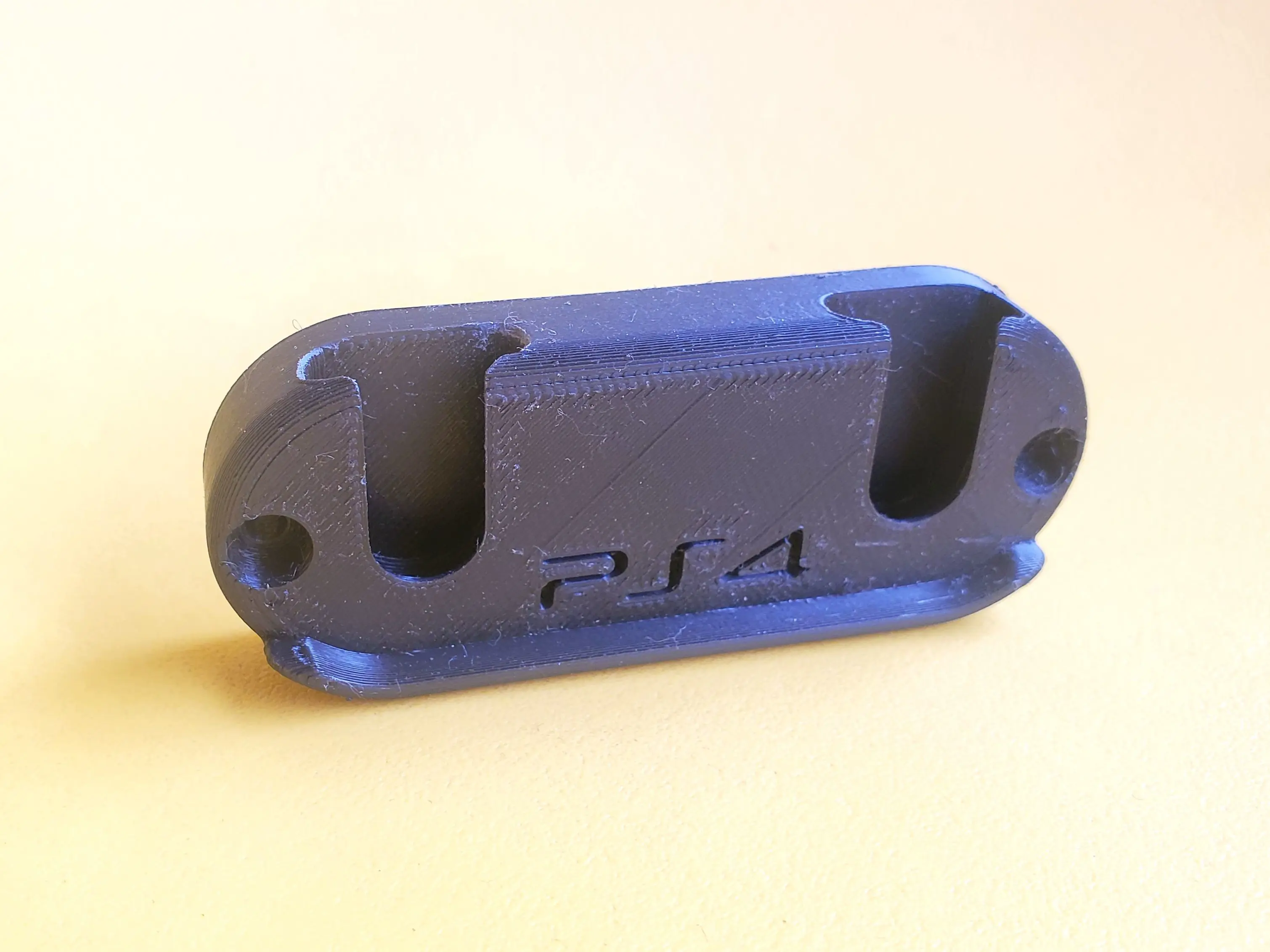 Source preview of the ps4 controller holder 3D model by ChuppaK