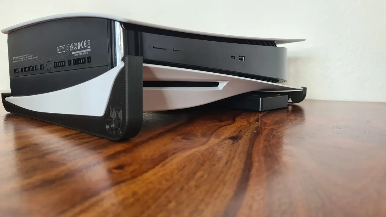 Bronvoorbeeld van het 3D-model PS5 SIDE STAND door Lance Griner