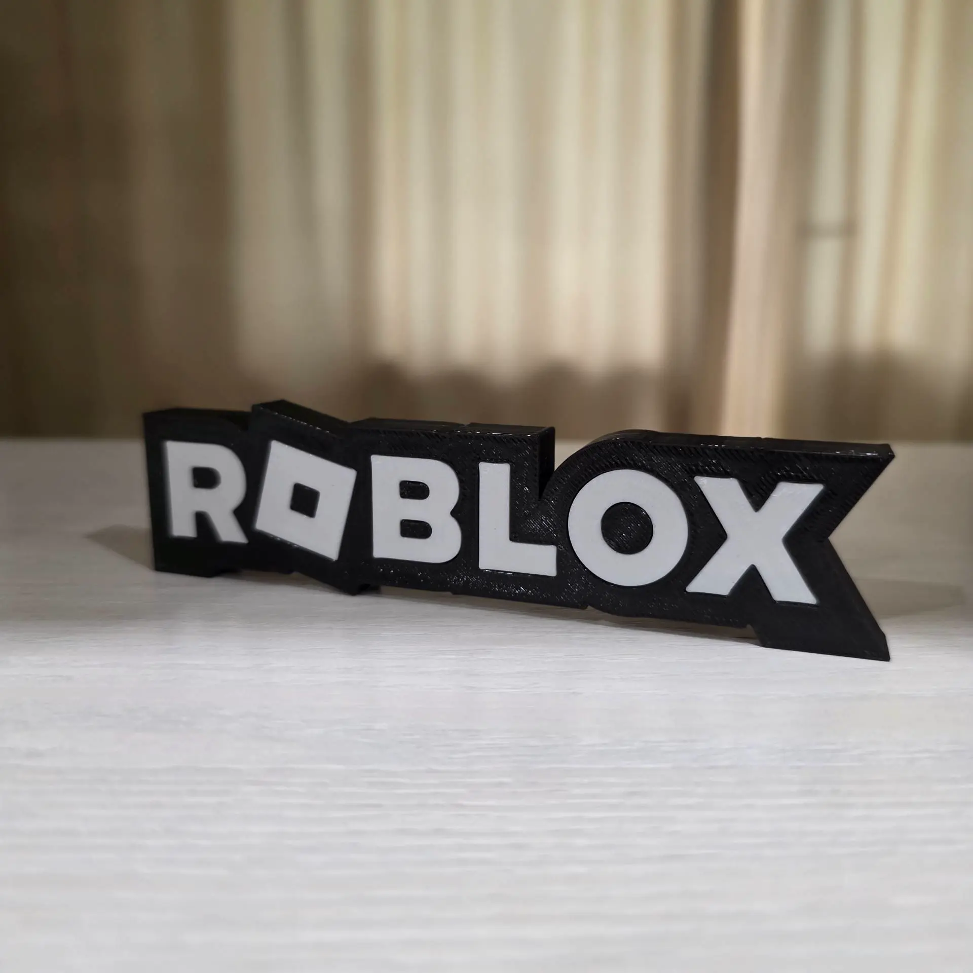 Source preview of the Roblox logo 3D model by SetViruS