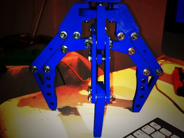 Source preview of the Robot Gripper STL by haqbany 3D model by RHaqbany
