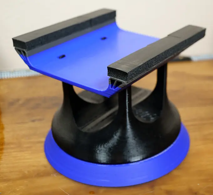 Bronvoorbeeld van het 3D-model Rotating RC Car Stand/Table - TRX-4 door BubsBuilds