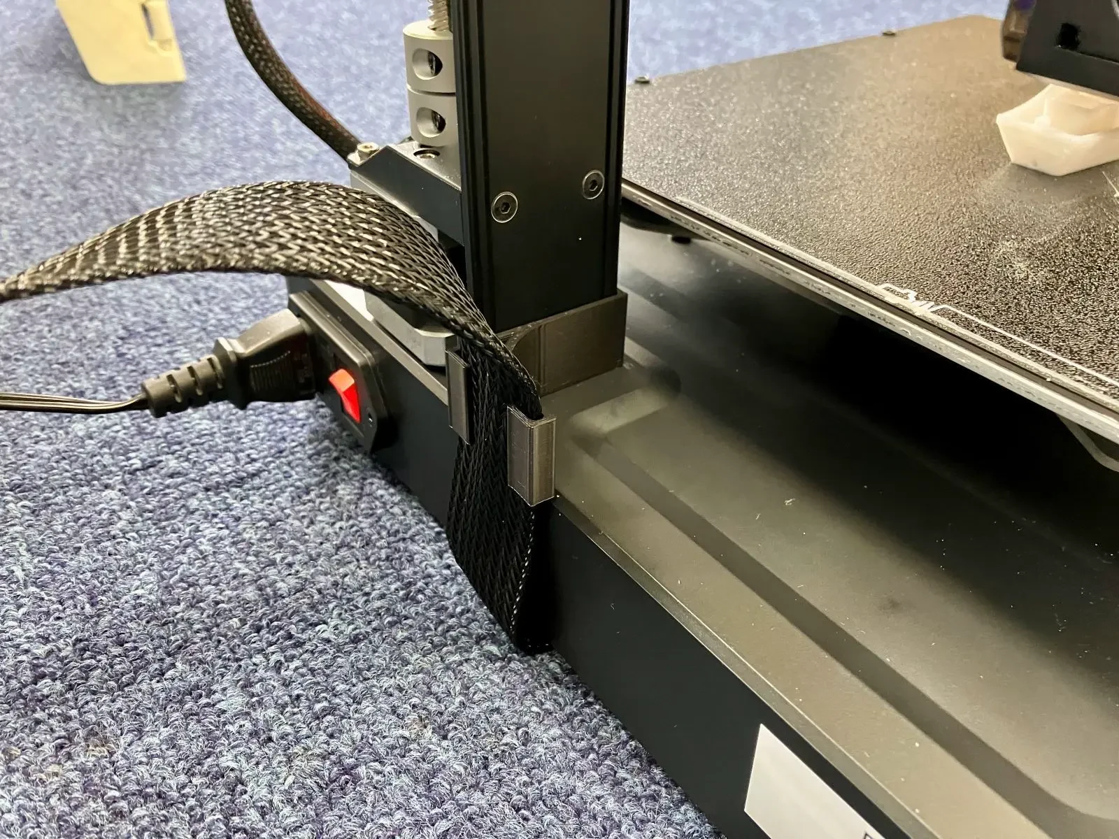Source preview of the Side cable clip compatible with Creality Ender-3 V3 KE 3D model by kaz3d