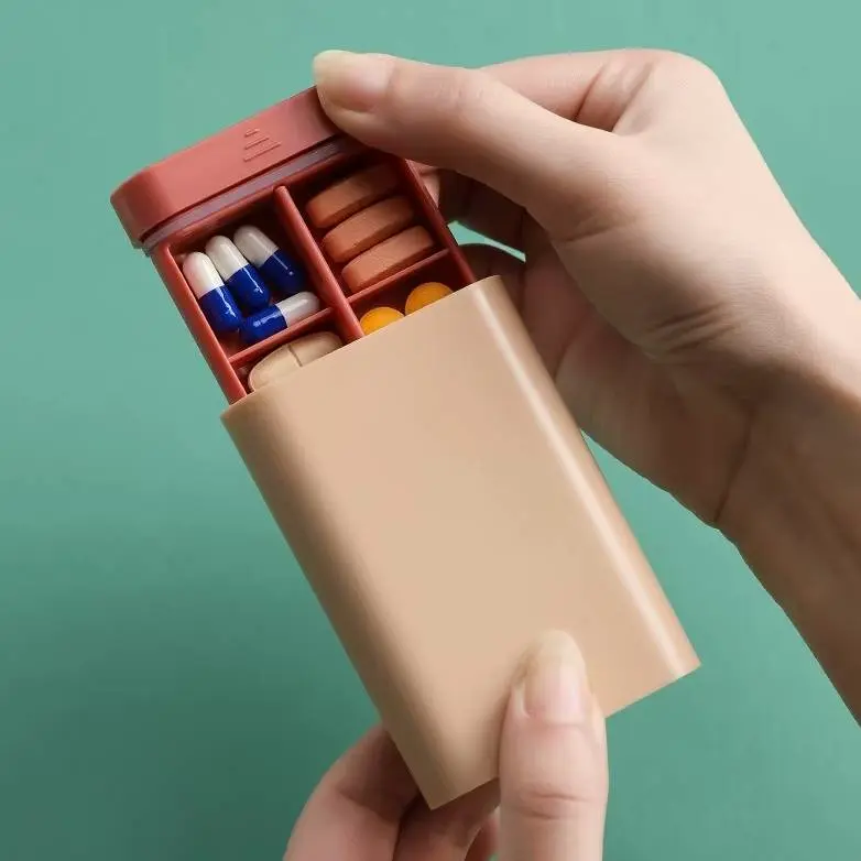 Bronvoorbeeld van het 3D-model Slim Pocket Pill Organizer - Minimalist Design door Cahdesigner