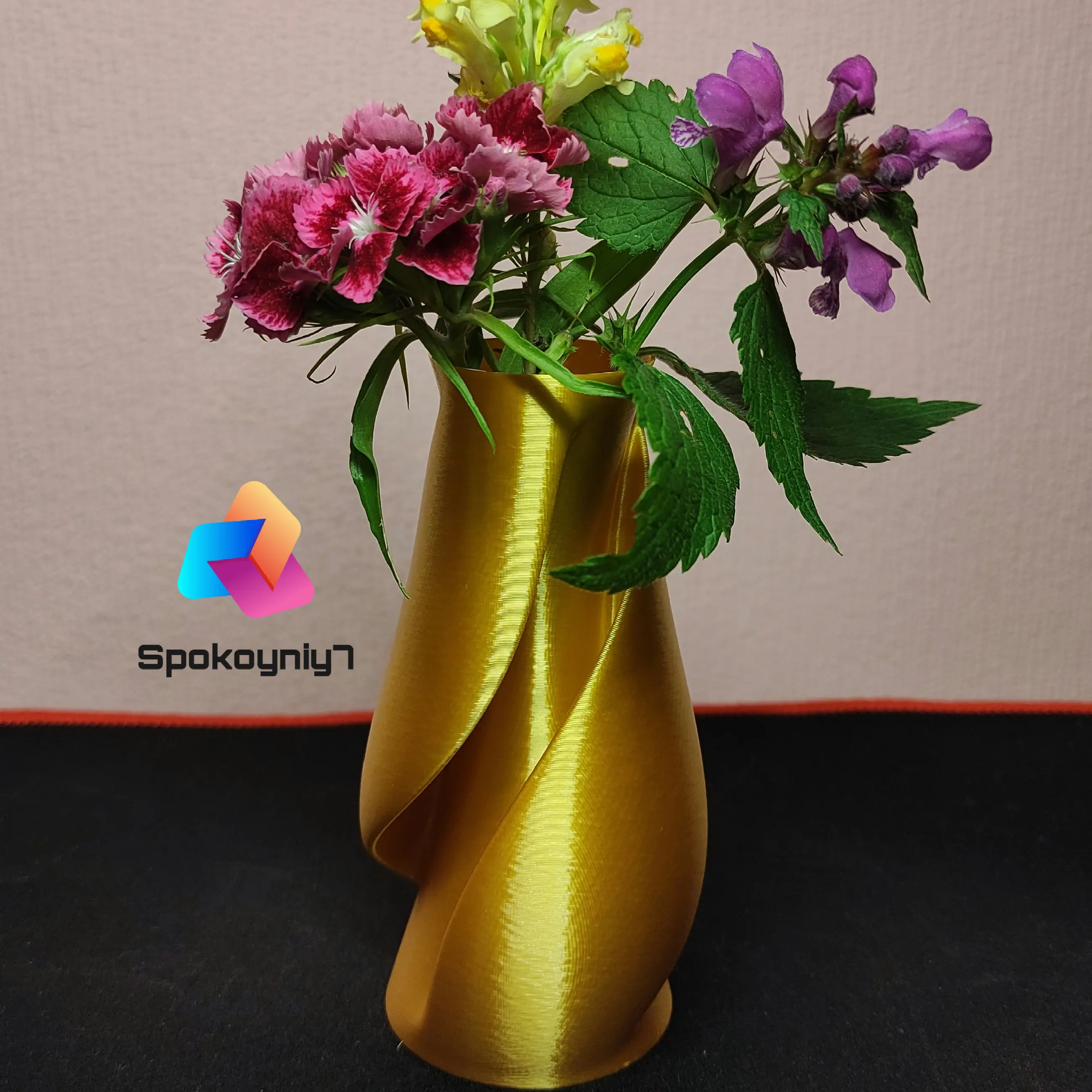 Source preview of the small vase 3D model by SPOKOYNIY7