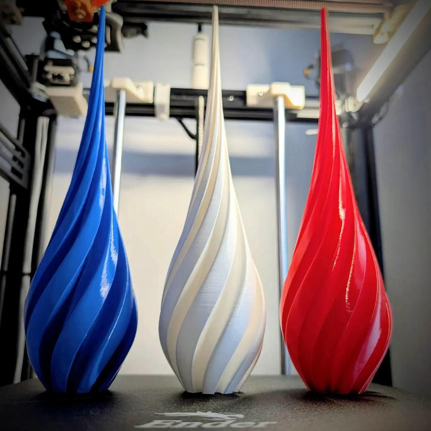 Source preview of the Spiral Christmas Tree Topper (Vase Mode) 3D model by S-Jerry