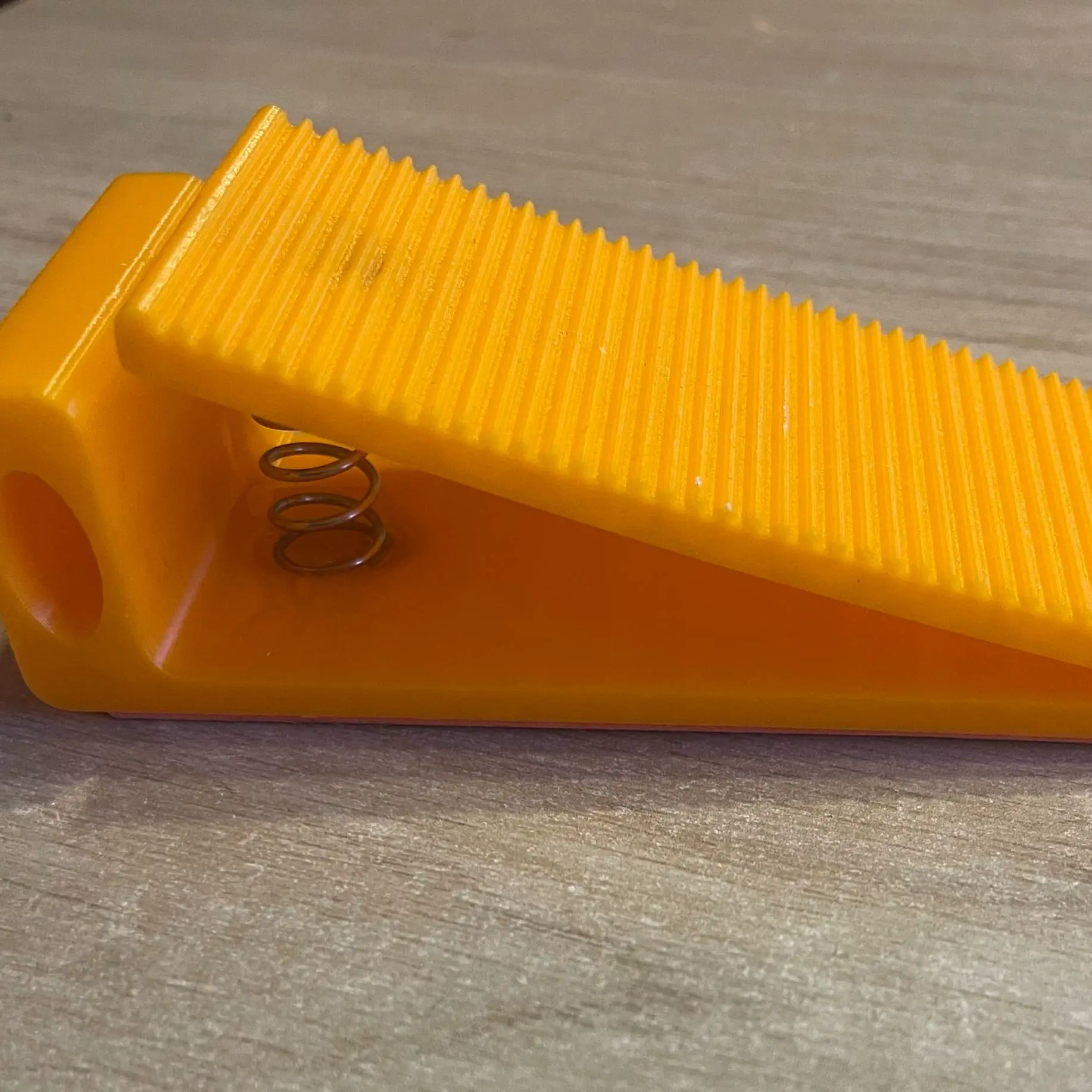 Bronvoorbeeld van het 3D-model (Spring Loaded) Door Stopper door PiTon