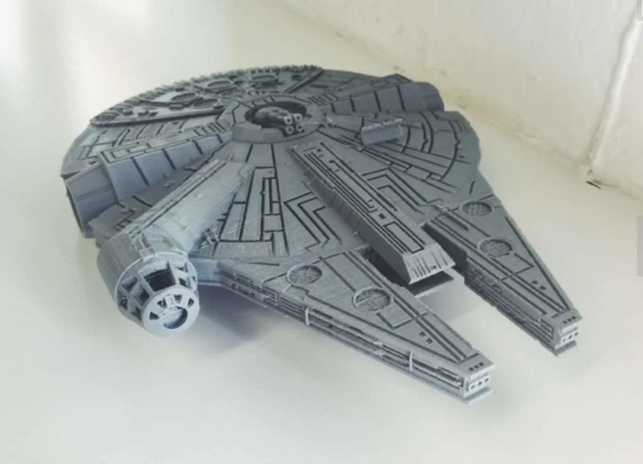 Source preview of the star wars millennium falcon  3D model by Plastic Forge