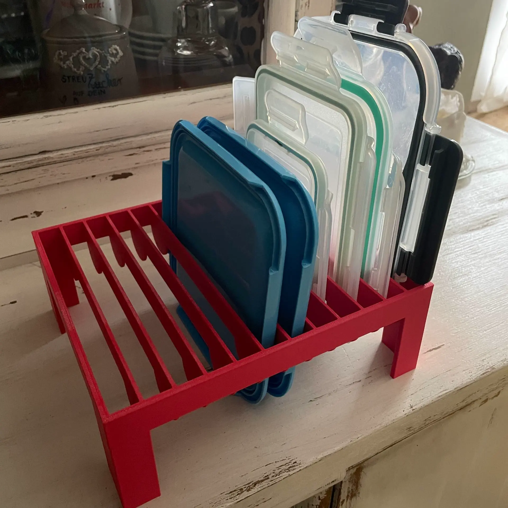 Bronvoorbeeld van het 3D-model Storage Container Lid Holder Standing and Lying door RadioSaebb
