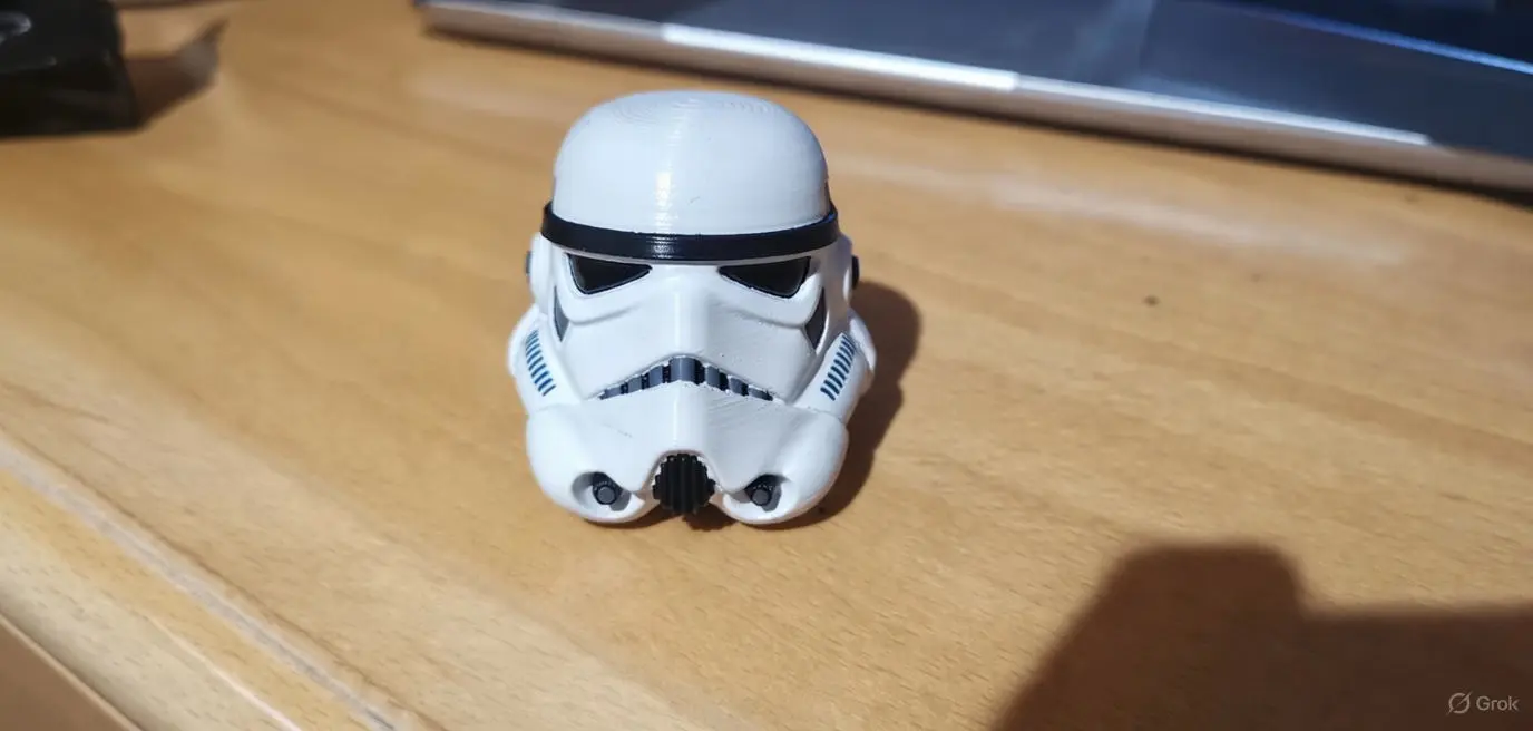 Bronvoorbeeld van het 3D-model Stormtrooper Helmet door GG96