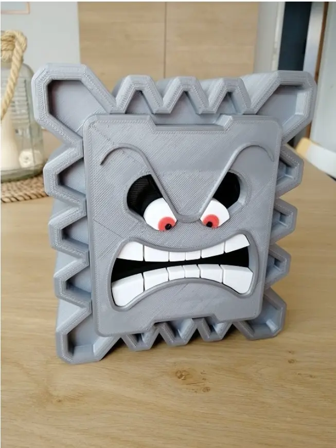 Bronvoorbeeld van het 3D-model Super Mario Thwomp  door brentd03