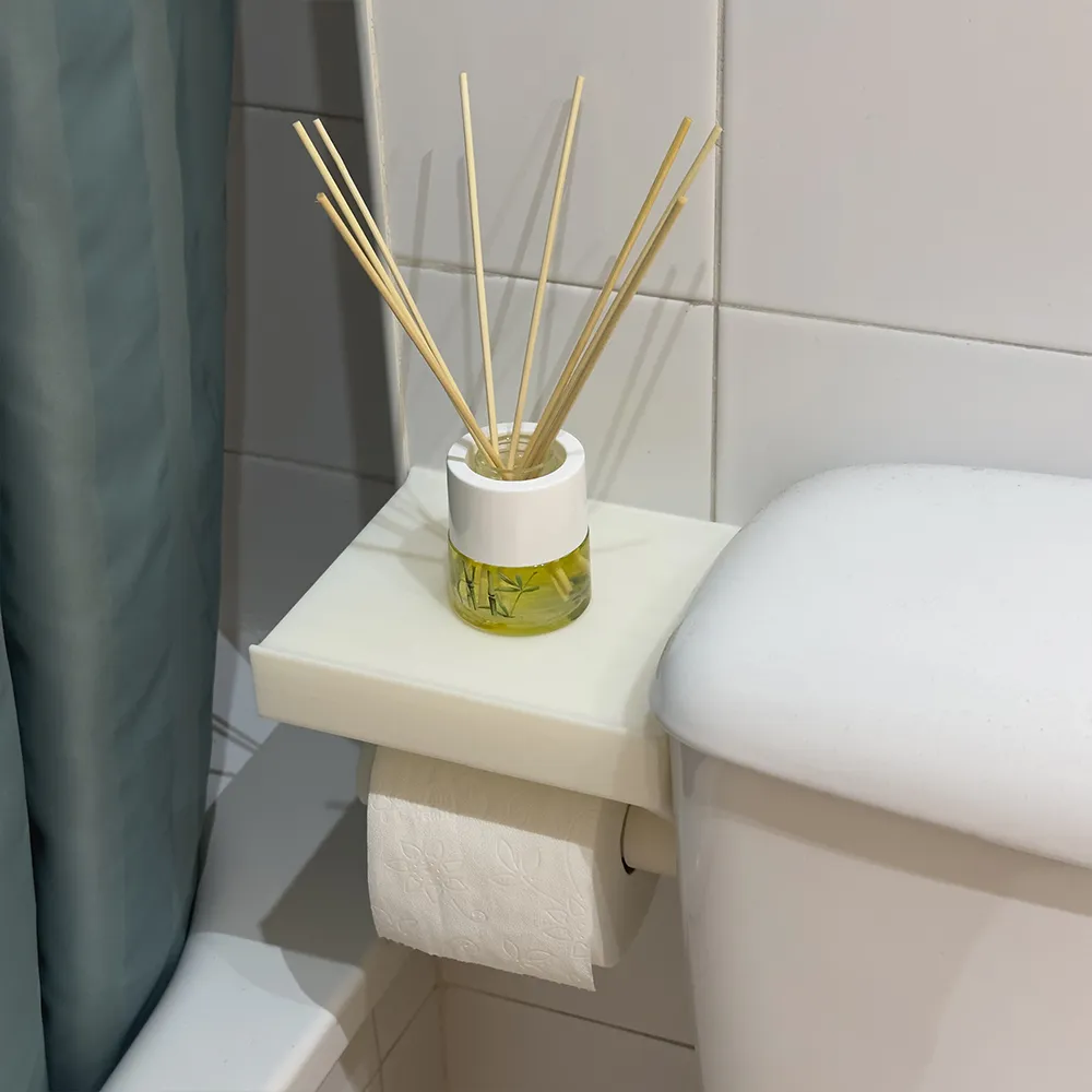 Bronvoorbeeld van het 3D-model TOILET PAPER HOLDER WITH SHELF door ANVIL