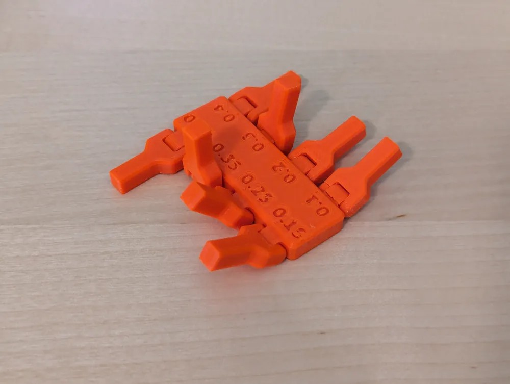 Source preview of the Tolerance Test - 0.1mm to 0.4mm 3D model by AngelGhr