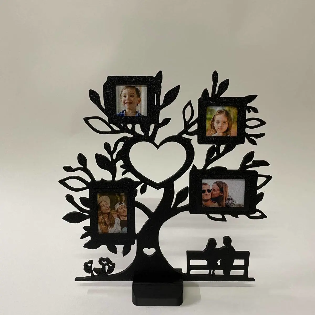 Bronvoorbeeld van het 3D-model Tree photo frame door PiedadM