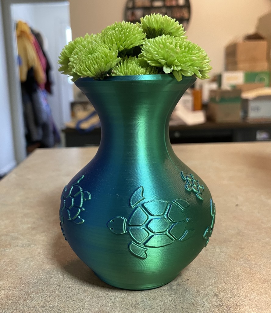 Bronvoorbeeld van het 3D-model turtle vase door Hugo Suine