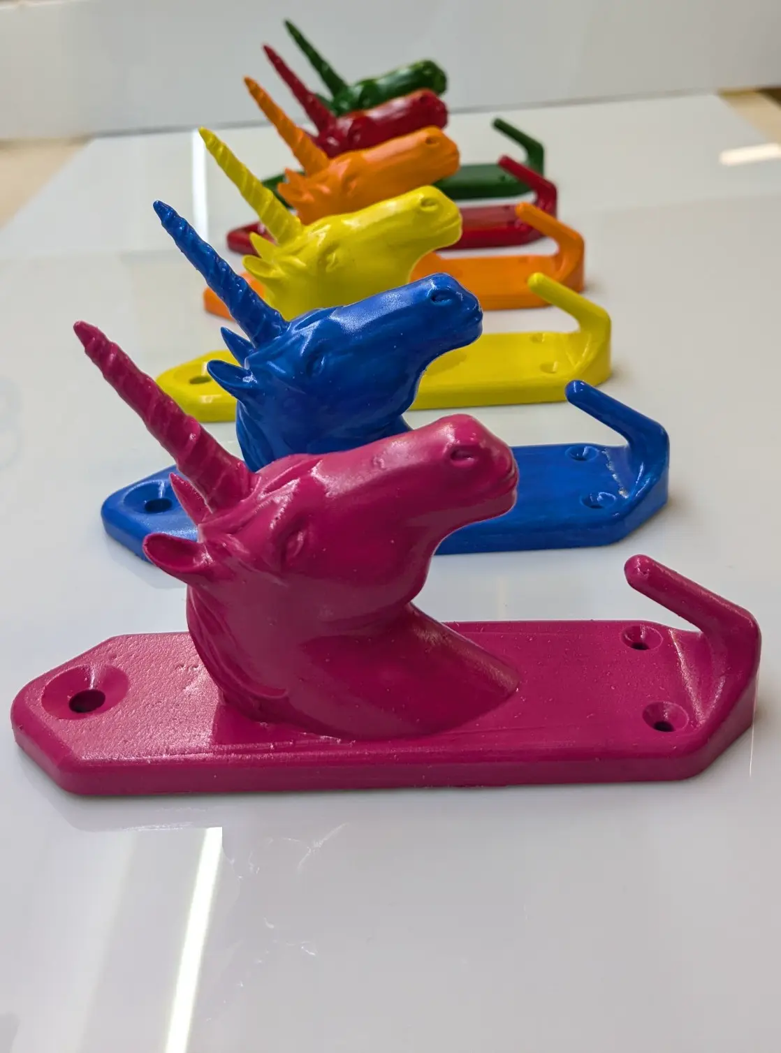 Bronvoorbeeld van het 3D-model Unicorn Rainbow Coat Rack door mcjad