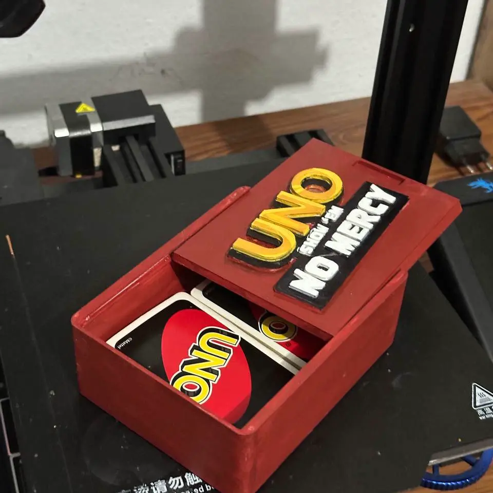 Bronvoorbeeld van het 3D-model Uno Card Box door İroshima