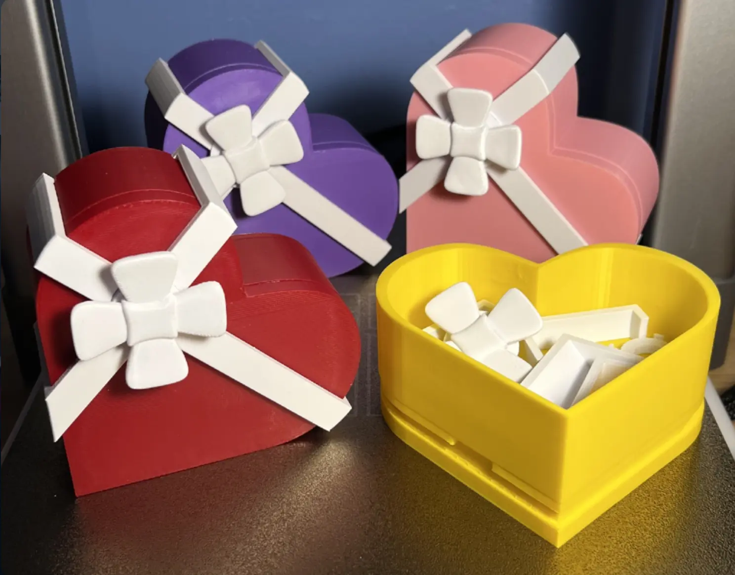 Bronvoorbeeld van het 3D-model Valentine's Day Heart Gift Box door Dehgon