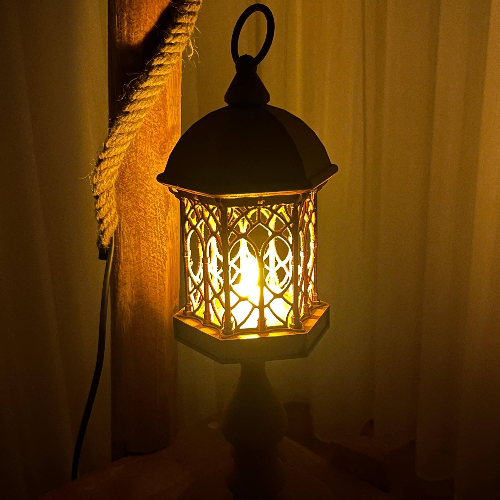 Bronvoorbeeld van het 3D-model Vintage Lantern Candle Holder Set door abdlkdrclk