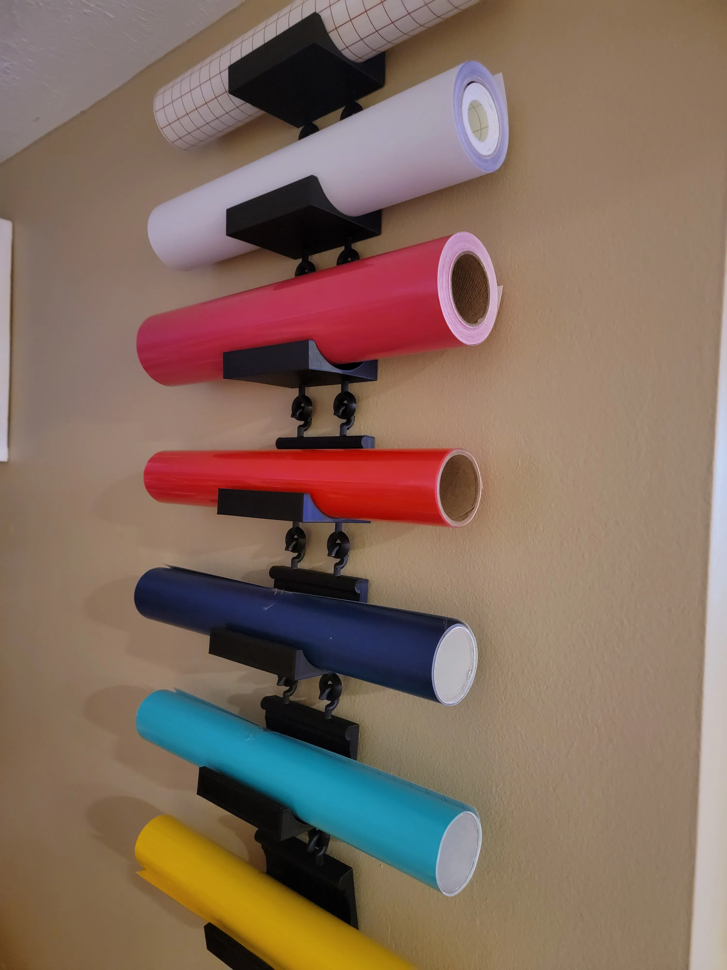 Source preview of the Vinyl Roll Holder 3D model by Jeymz