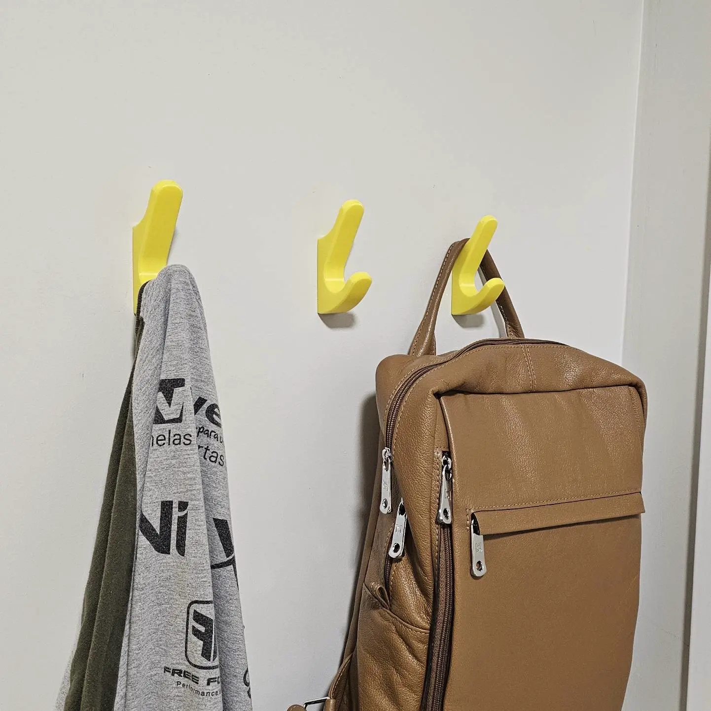 Bronvoorbeeld van het 3D-model Wall hook - hidden screws door jgesser