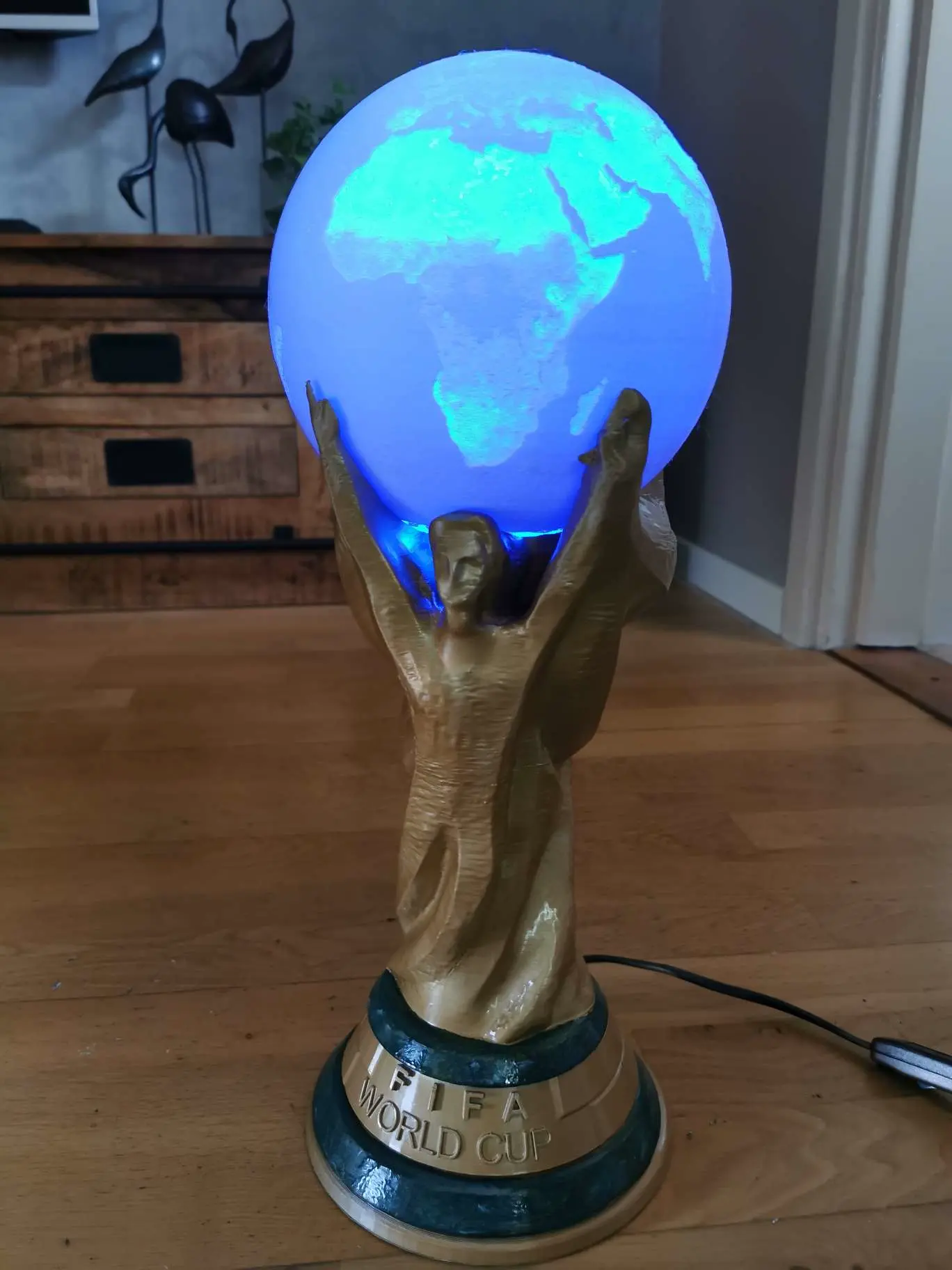Bronvoorbeeld van het 3D-model World Cup Lithophane Lamp door Twentse3DExperience