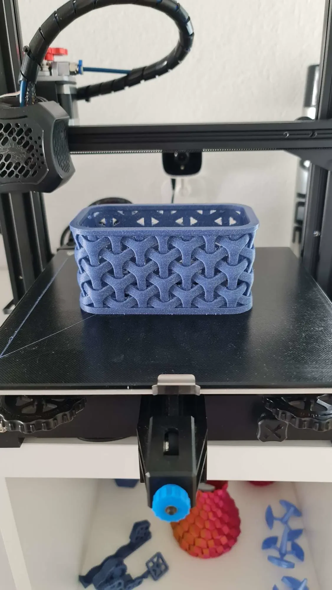 Bronvoorbeeld van het 3D-model Woven-style storage box door Zoger Bern