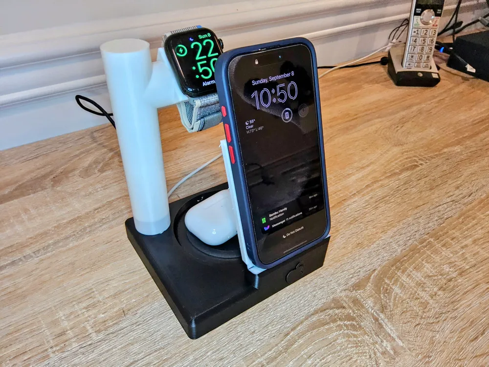 Source preview of the Yootech Wireless Charging Station 3D model by The Philosopher